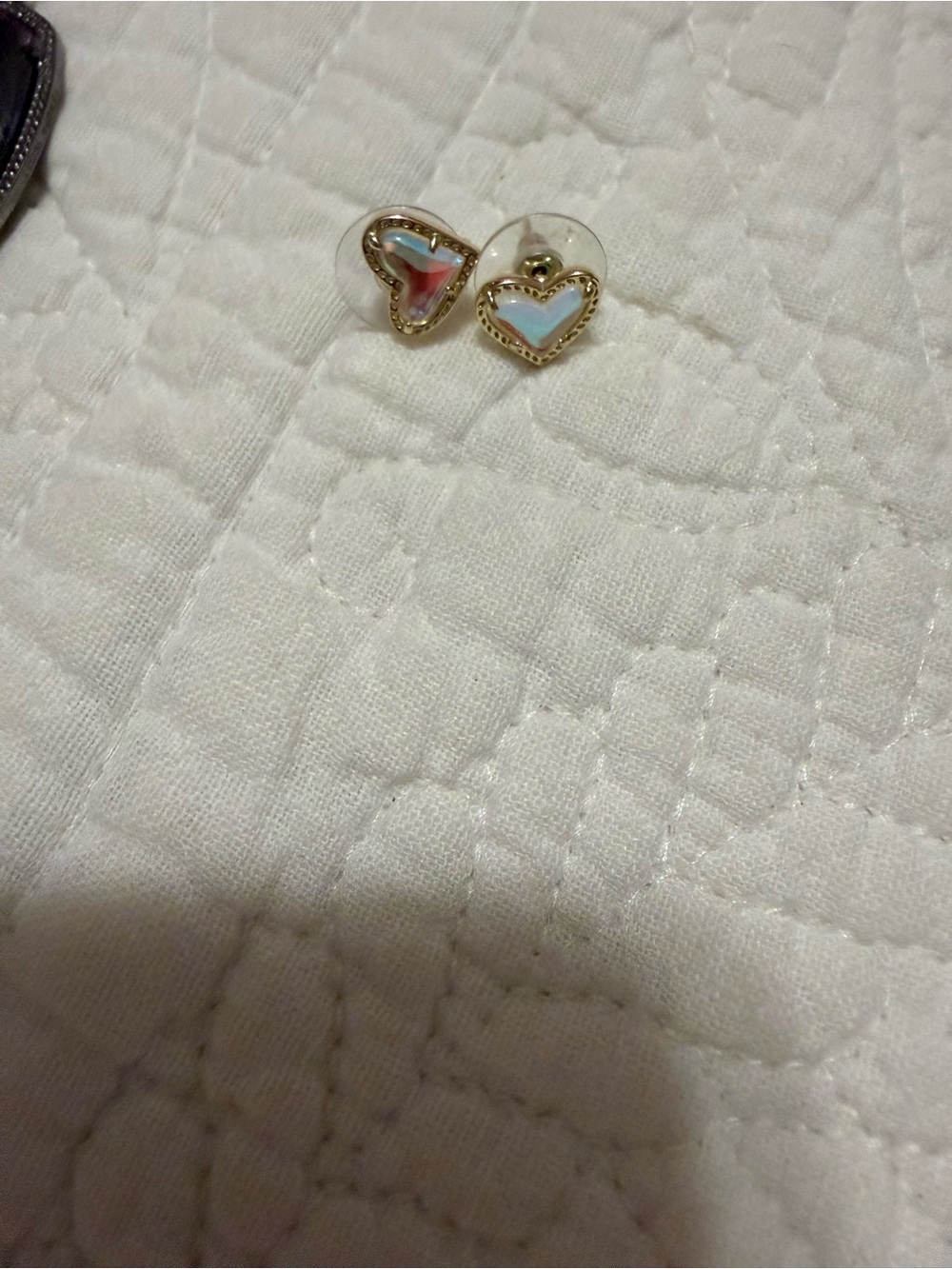 Kendra Scott Heart-Shaped Gold Trim Stud Earrings with Iridescent Inlay